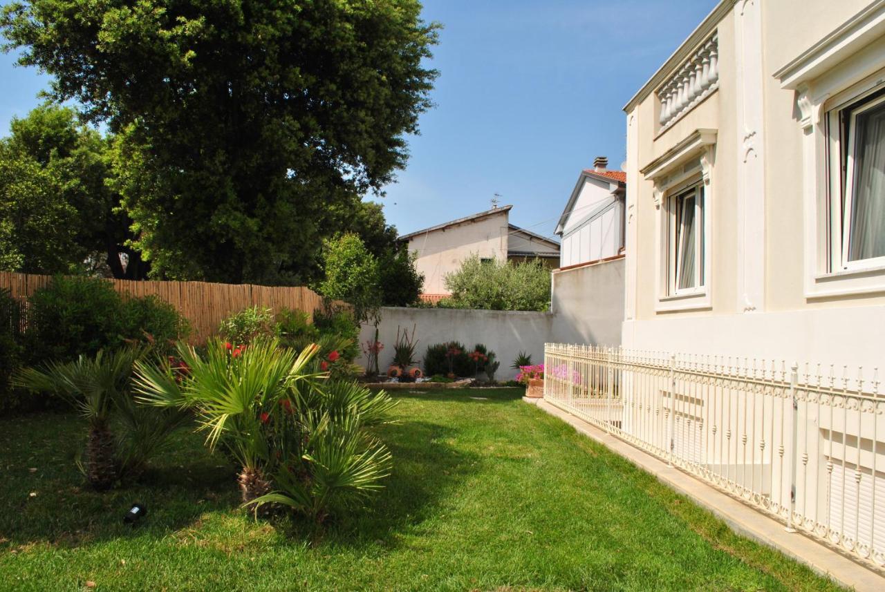Villa Bianca A Few Steps By The Sea With Exclusive Garden & Jacuzzi Livorno Exterior foto