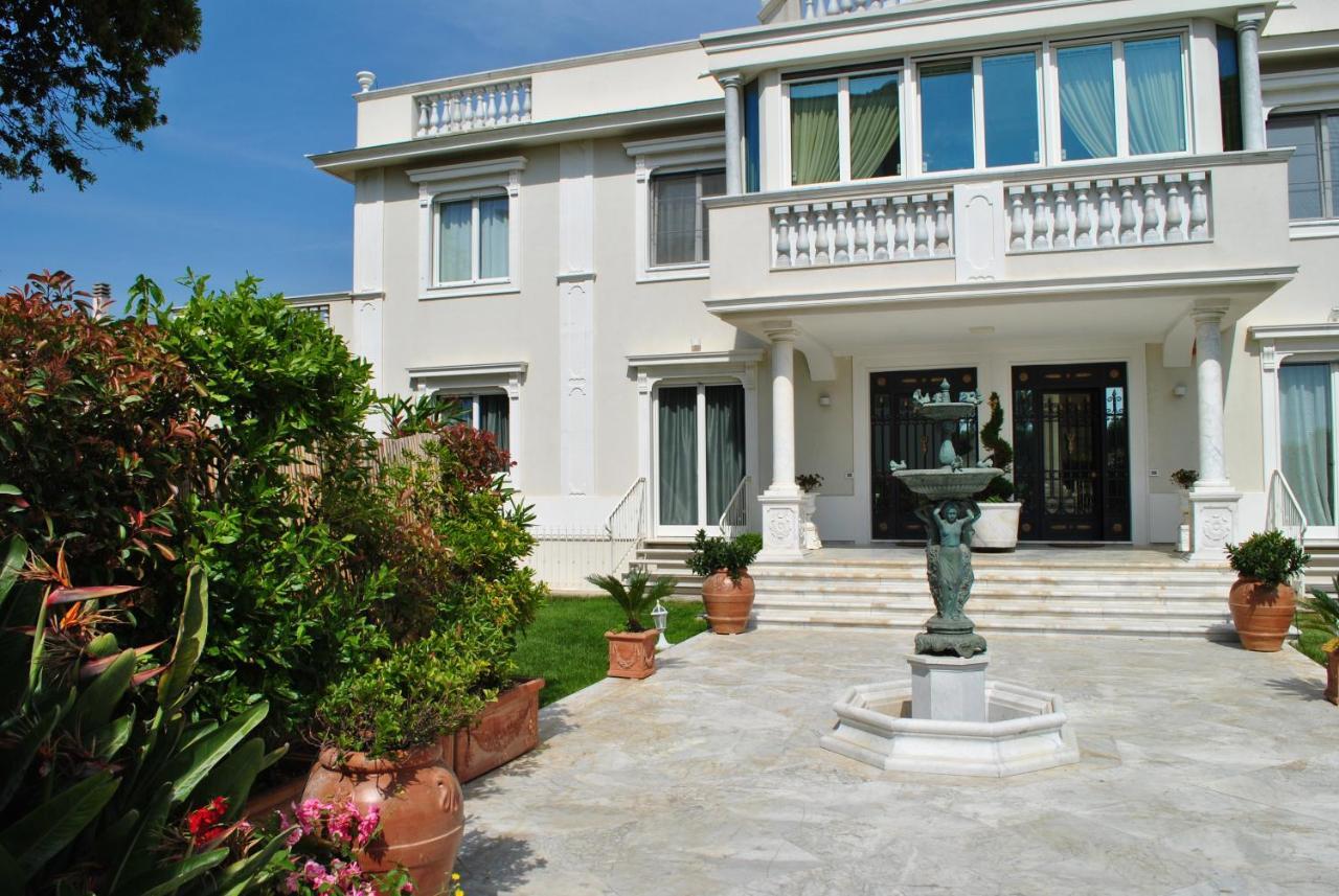 Villa Bianca A Few Steps By The Sea With Exclusive Garden & Jacuzzi Livorno Exterior foto