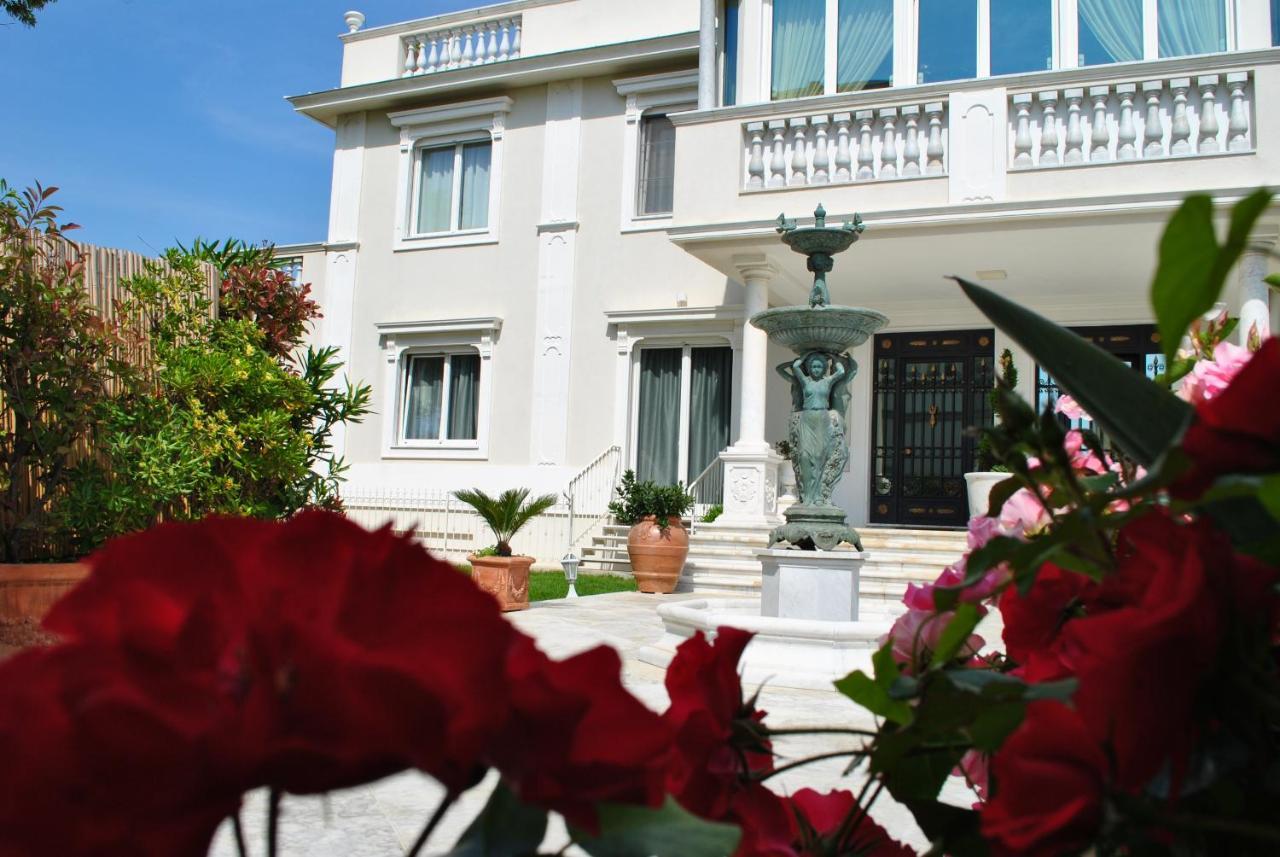 Villa Bianca A Few Steps By The Sea With Exclusive Garden & Jacuzzi Livorno Exterior foto