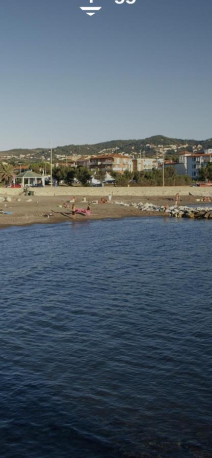 Villa Bianca A Few Steps By The Sea With Exclusive Garden & Jacuzzi Livorno Exterior foto